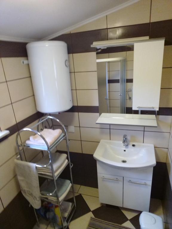 Tomek Apartment Vir Ngoại thất bức ảnh