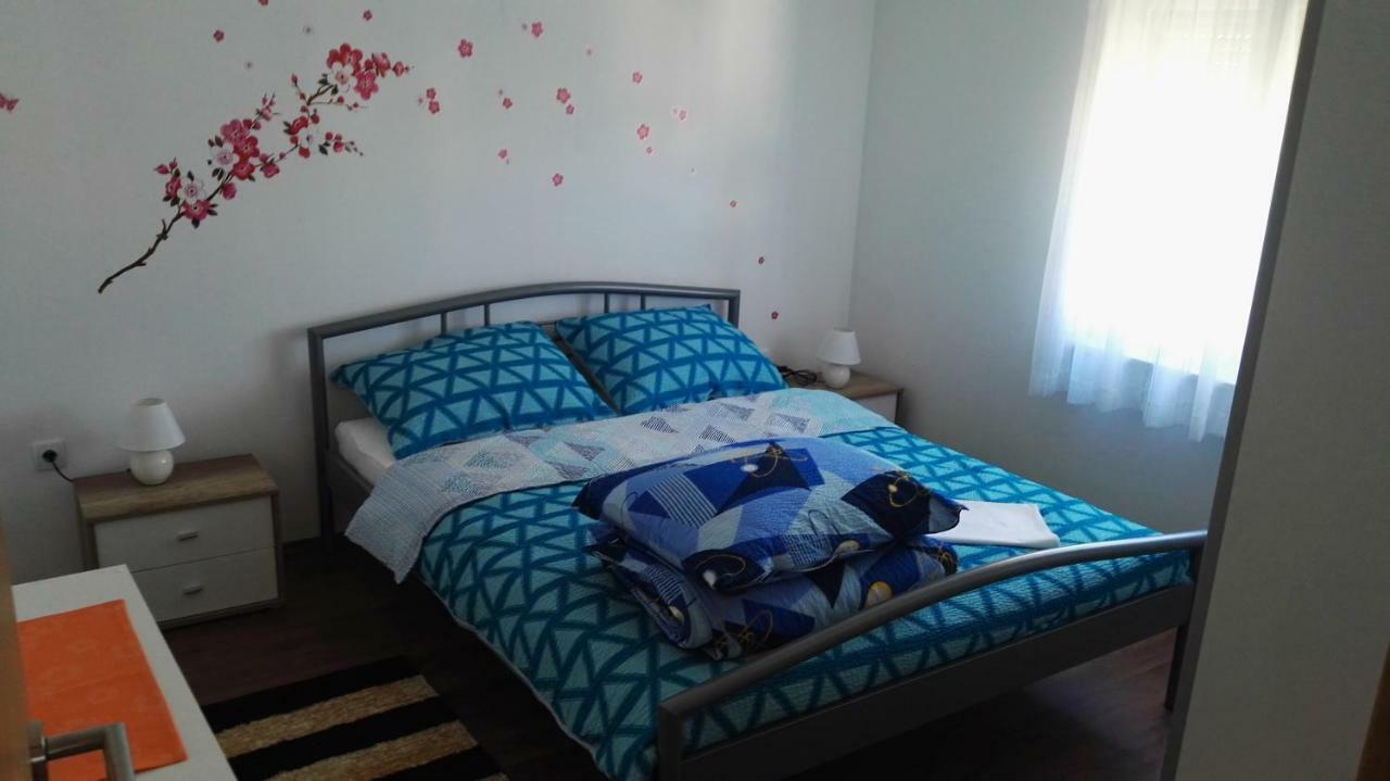Tomek Apartment Vir Ngoại thất bức ảnh