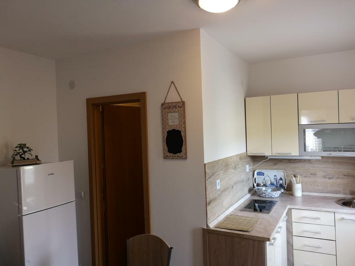 Tomek Apartment Vir Ngoại thất bức ảnh