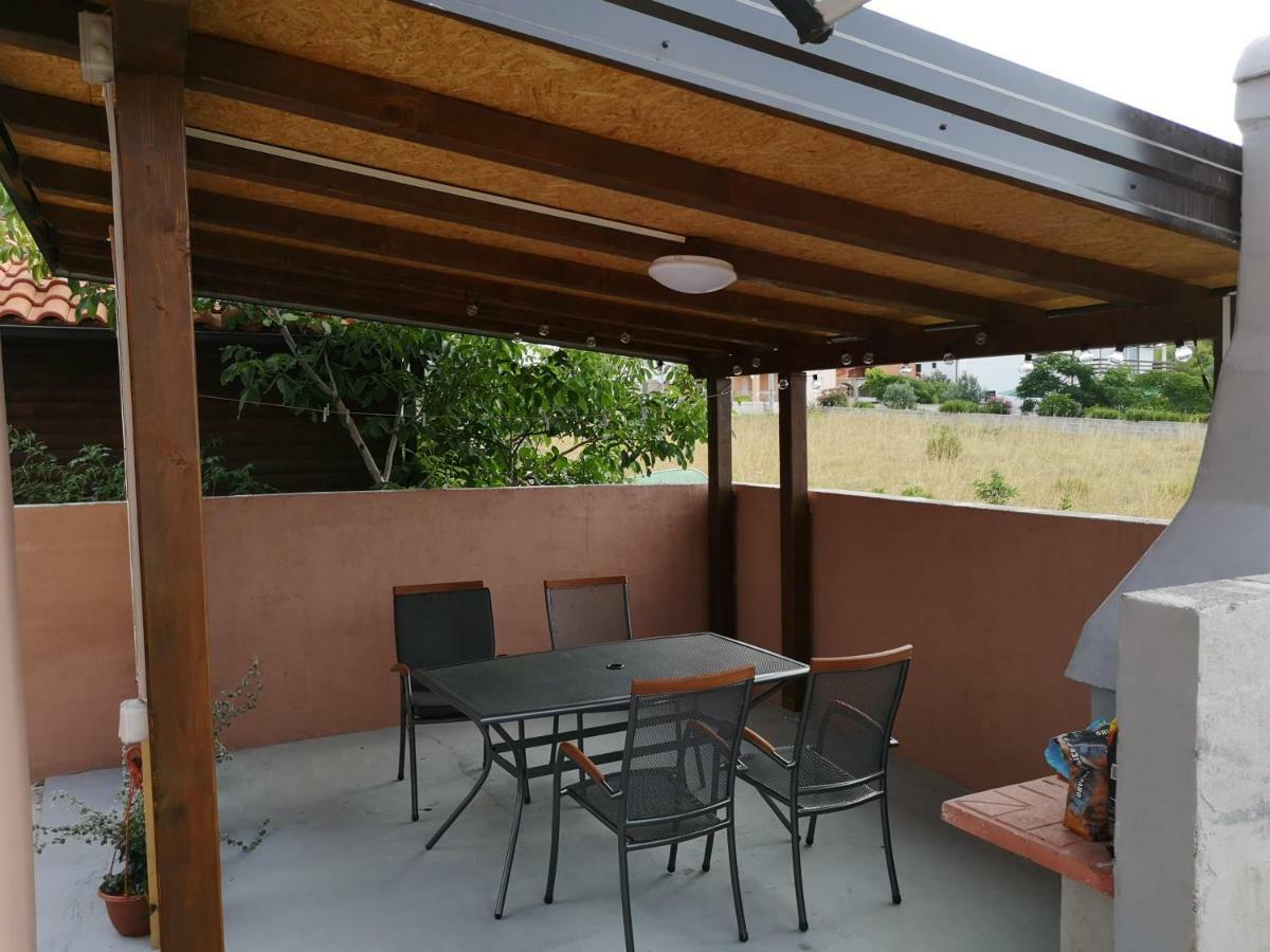 Tomek Apartment Vir Ngoại thất bức ảnh