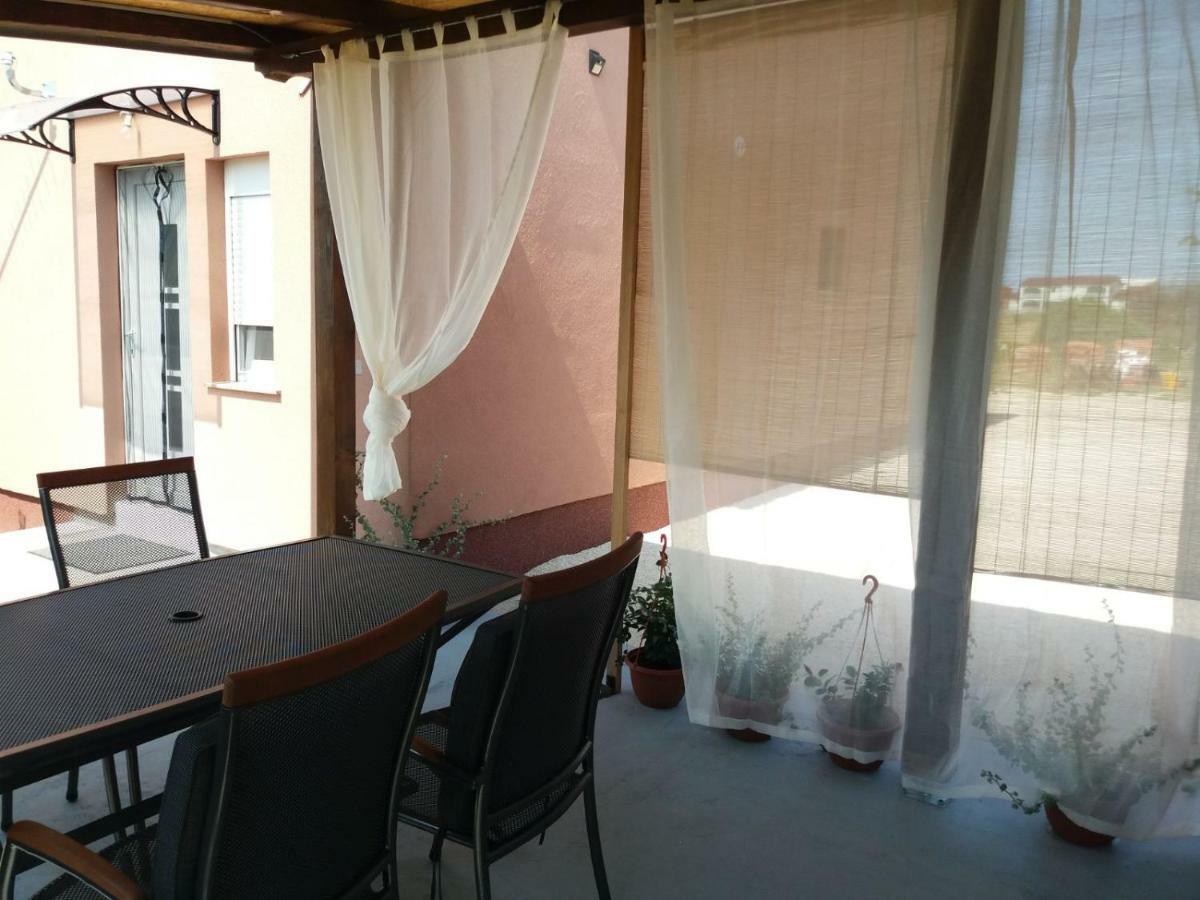 Tomek Apartment Vir Ngoại thất bức ảnh