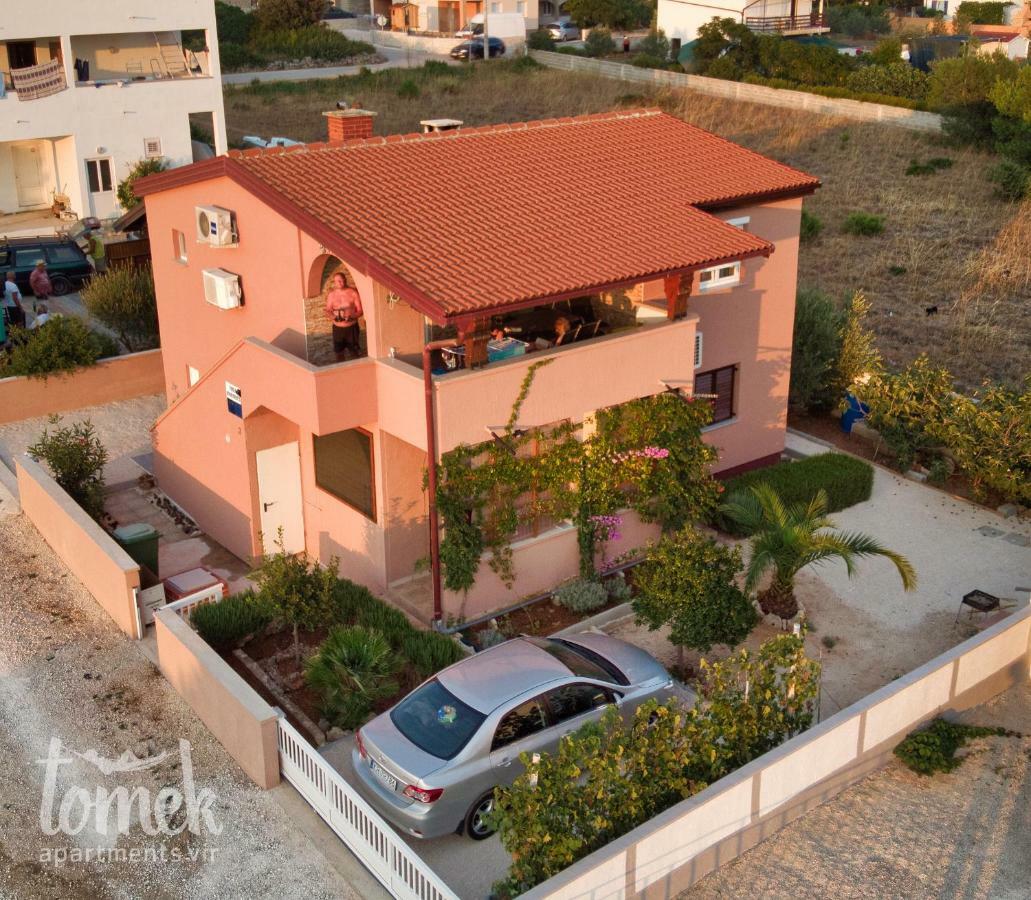 Tomek Apartment Vir Ngoại thất bức ảnh