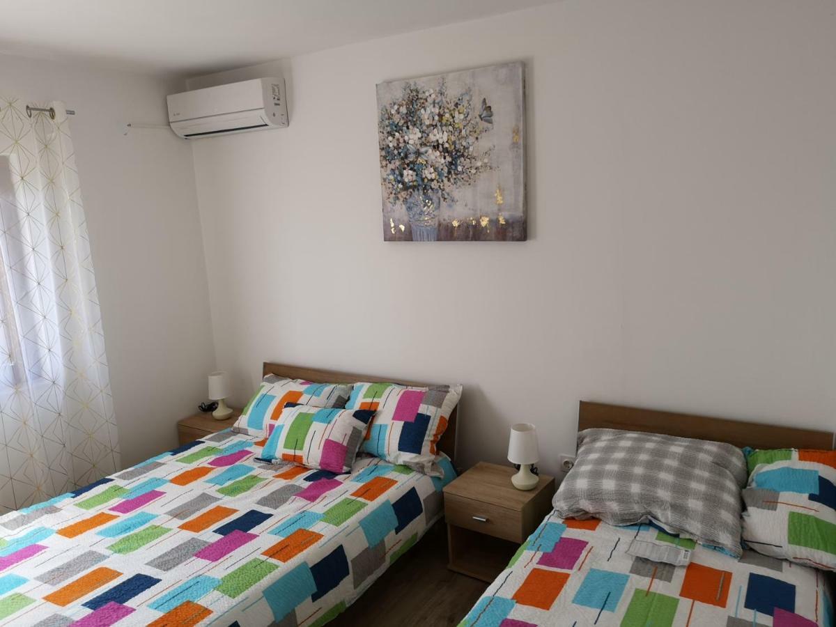 Tomek Apartment Vir Ngoại thất bức ảnh